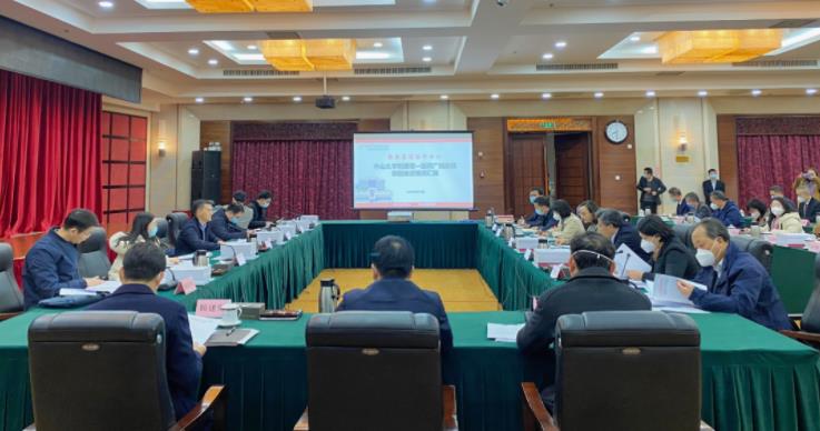 国家区域医疗中心项目专家组到小妲己直播app
（自治区人民医院东院）实地考察