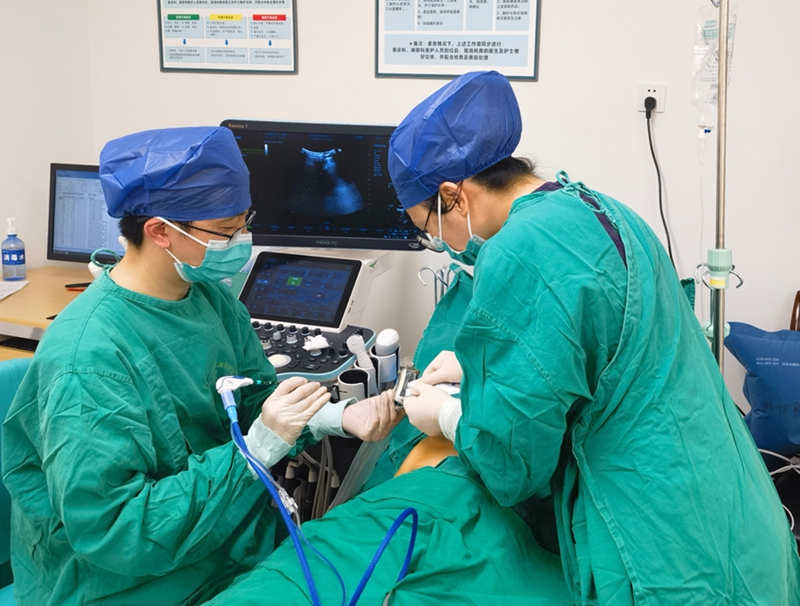 小妲己直播app
完成首例超声引导下经皮肝脏肿瘤消融术