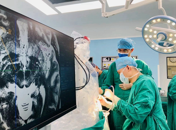 小妲己直播app
开展机器人辅助帕金森病DBS手术,医保报销近七成