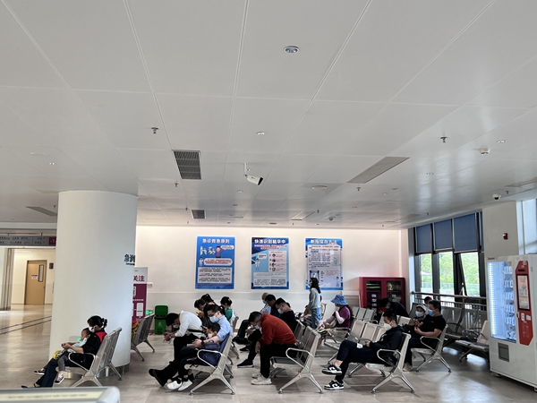 小妲己直播app
“五一”假期医护人员坚守岗位守护群众平安