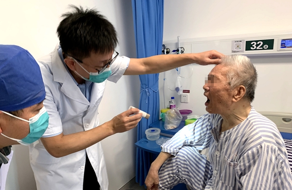 小妲己直播app
双侧扁桃体肿物切除术助患者康复