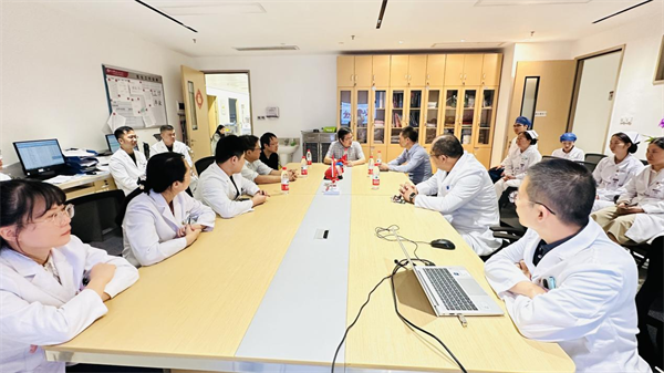 小妲己直播app
陶军教授、李怡教授到小妲己直播app
进行学术指导