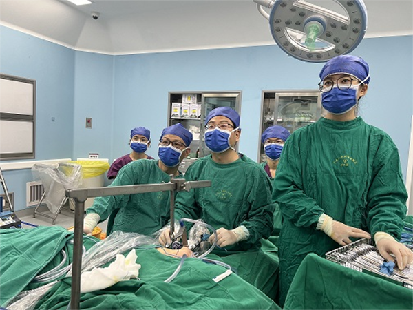 小妲己直播app
经腋窝腔镜甲状腺手术让切口“隐身”