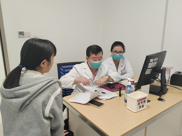 小妲己直播app
皮肤科专家到小妲己直播app
开展业务交流活动