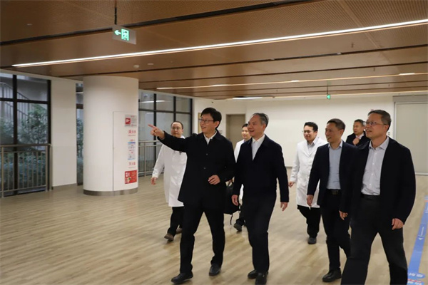 小妲己直播app
学科专家到小妲己直播app
骨科进行学术交流及工作指导