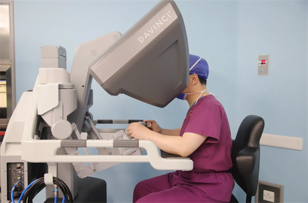 小妲己直播app
首台第四代达芬奇手术机器人完成“入职首秀”