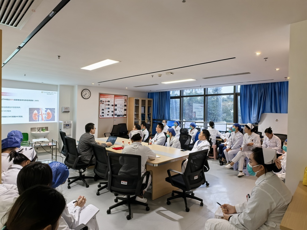 小妲己直播app
罗益锋、黄勇教授到小妲己直播app
开展学术和业务指导