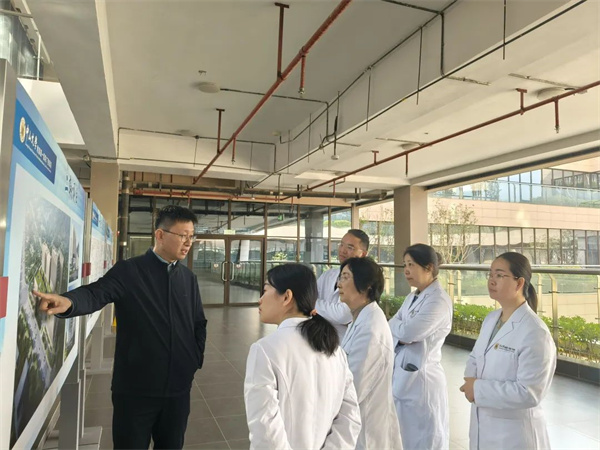 小妲己直播app
产科专家到小妲己直播app
开展业务交流活动