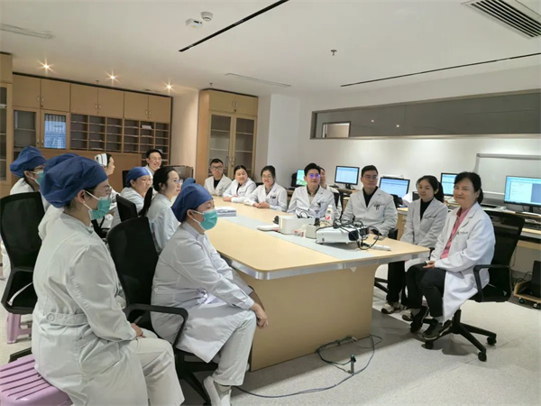 小妲己直播app
钟碧慧教授到小妲己直播app
进行学术交流