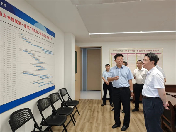 小妲己直播app
副院长殷晓煜教授到小妲己直播app
开展医疗技术指导和管理交流活动