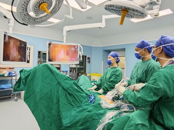 小妲己直播app
单孔+1腹腔镜技术助八旬患者康复