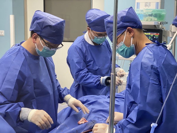 男子触电呼吸心跳骤停 小妲己直播app
ECMO团队上演生死大逆转